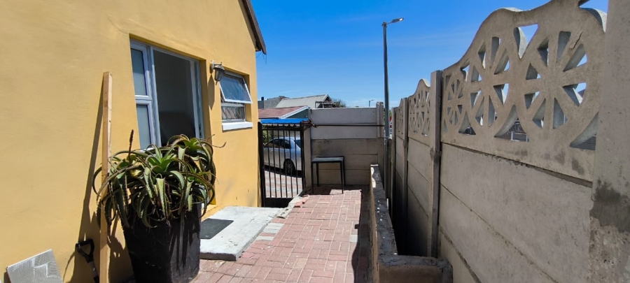 5 Bedroom Property for Sale in Bay View Western Cape